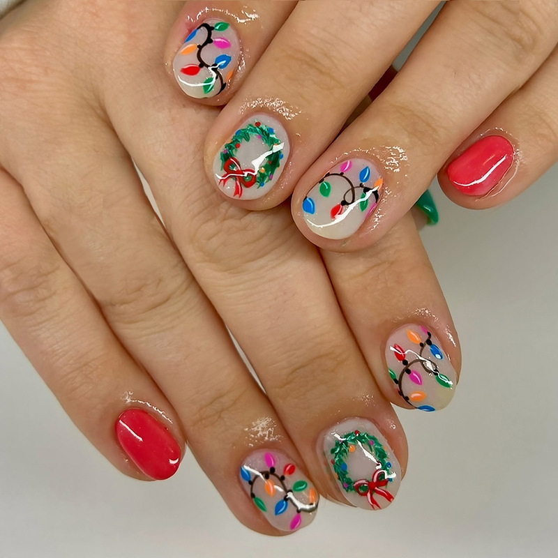 Cross-border Christmas press-on nails with red and green lights, garland, and Christmas knot designs Cross-border Christmas press-on nails with red and green lights, garland, and Christmas knot designs