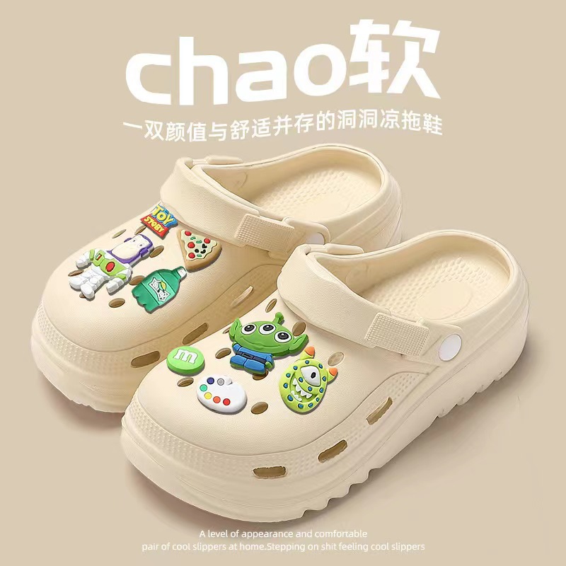 Zapatos agujeros de suela gruesa de estudiantes zapatos agujeros de mujer de verano pisar mierda sensación de suela suave desgaste pareja zapatillas transpirables mujeres