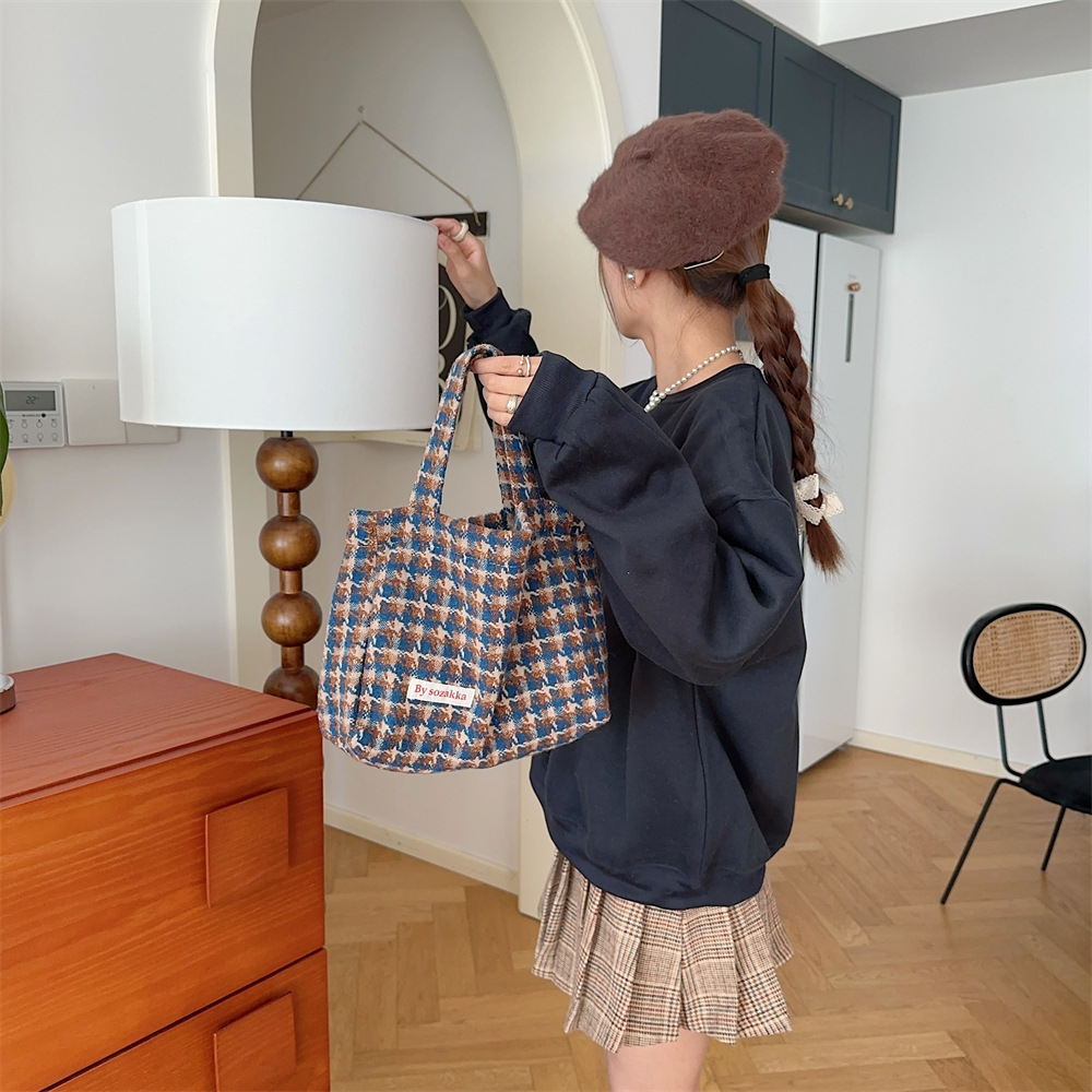 Femmes Moyen De Laine Bloc De Couleur Plaid Style Vintage Carré Ouvert Sac À Main display picture 7