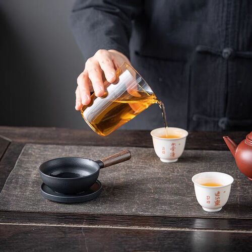 Ceramic tea strainer, tea set accessory—perfect for separating tea leaves from water, enabling effortless brewing; a creative, ultra-fine filtration tea filter and strainer.