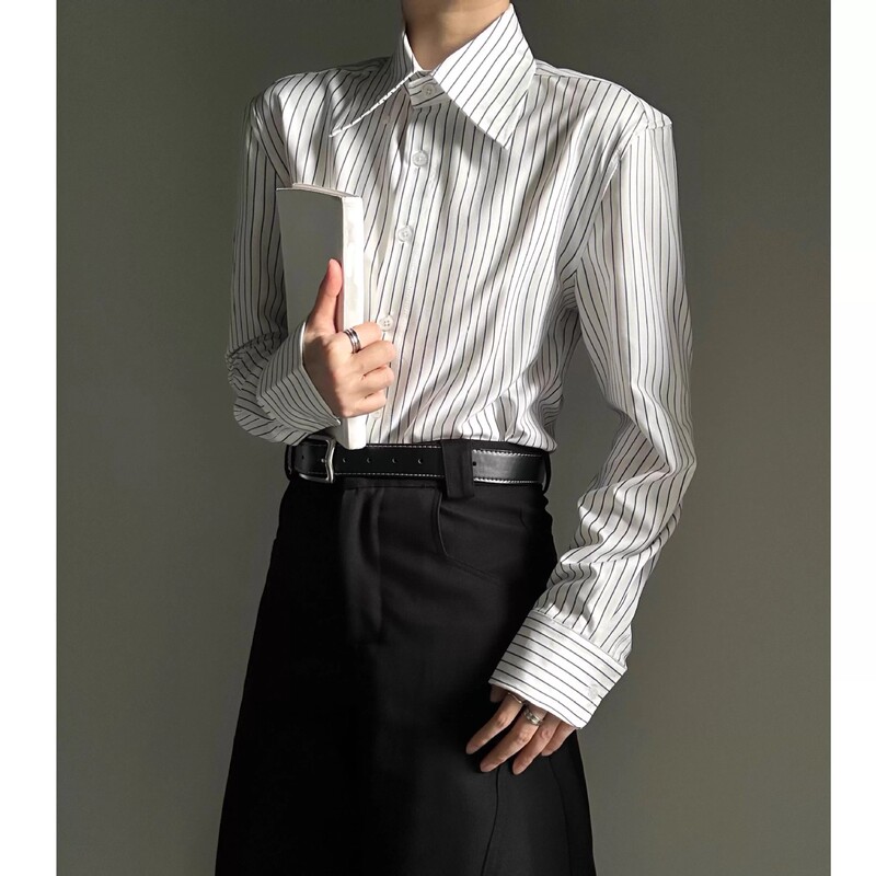2026 Straight-Shoulder Striped White Shirt for Men and Women, Simple and Minimalist, Sophisticated and Casual, Pointed Collar, Unisex Long-Sleeve Shirt