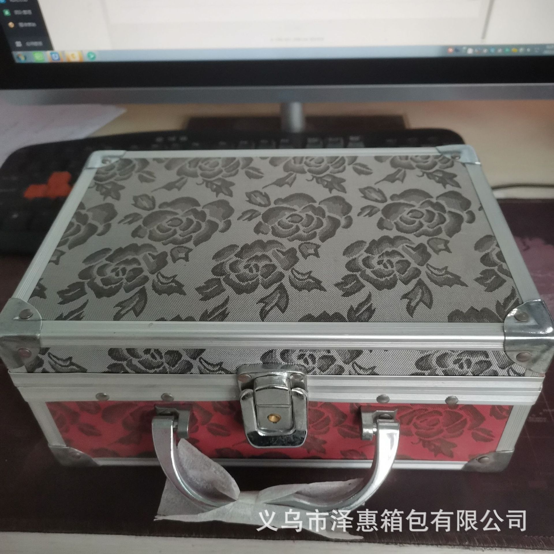 Manufactor Direct selling new pattern rose pattern multi-function BOX Shrink capacity Makeup box
