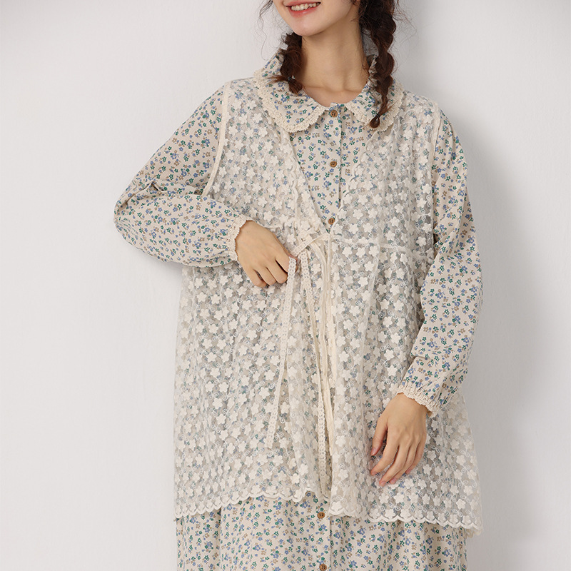 Dulce fresco bordado color sólido camisa hueca suelta casual apilado sin mangas encaje Top cardigan todo-juego