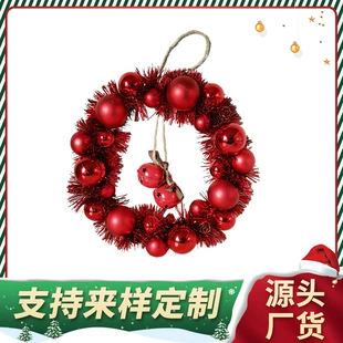 Праздничный венок с колокольчиками и снежинками настенное украшение