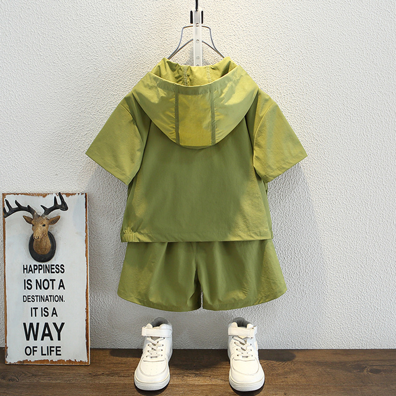 7935 traje de manga corta de verano para niños 2025 nuevo estilo para niños estilo occidental de moda verano delgado traje de dos piezas para niños bebé