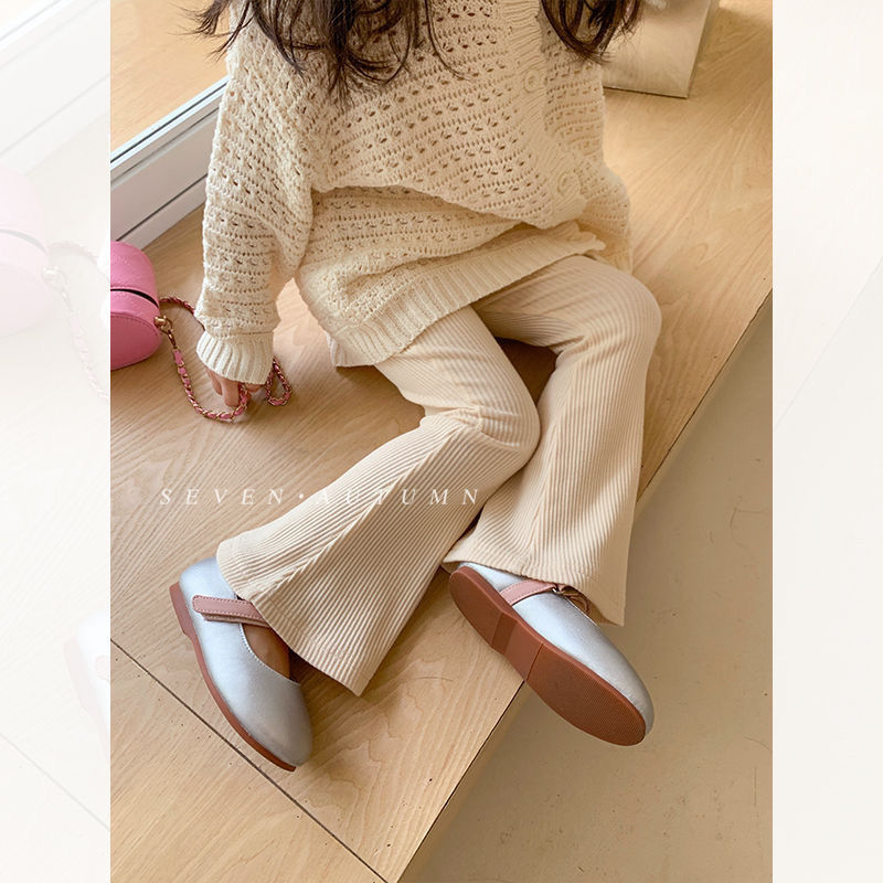 子供用のラッパのズボンの夏の新型の子供のマイクロラッパのズボンの女の子の氷の糸の穴の弾力性の洋風の外は底のズボンを着ます。