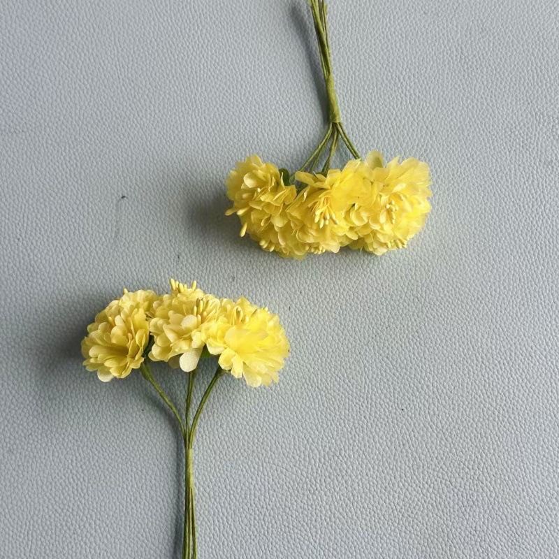 노란색