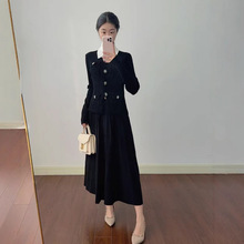 2025SP秋季温柔优雅时尚翻领撞色明星同款针织收腰连衣裙250451