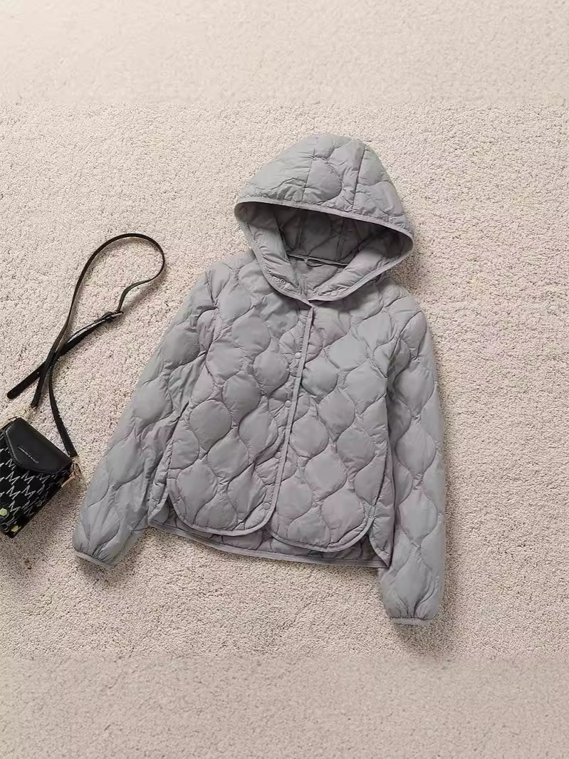Nuevo cross-border ligero encapuchado otoño y invierno calabaza corta plumón chaqueta exterior mujer calentamiento suelto chaqueta clásica universal