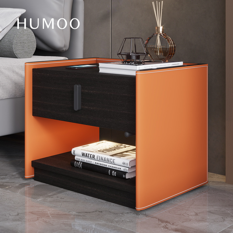 Snaa56 Italian Accessible Luxury Saddle Leather Bedside Table Modern Minimalist Bedroom Multi-Functional Storage Cabinet Smart Wireless Charging