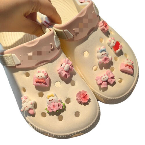 Spring and summer new style Sakura Rabbit Bear Girl Cute Croc Shoes Shoes Accessories Shoe Buckle Detachable Girls Slippers