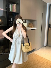 松弛感慵懒风千金清冷感贵系刺绣百搭舒适棉麻连衣裙女夏季短裙子