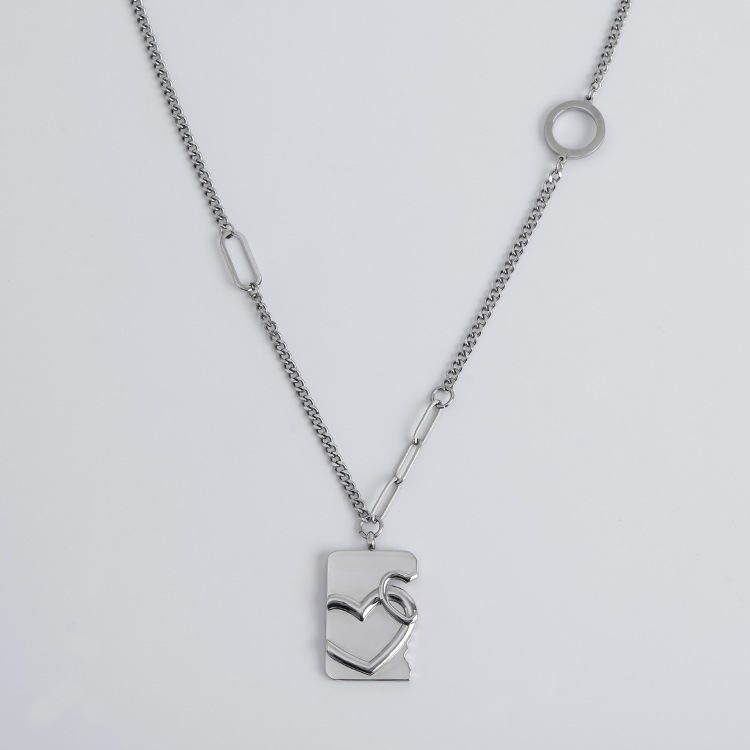 Hot selling internet celebrity titanium steel love necklace, personalized military brand heart-shaped pendant, creative_voghion.com
