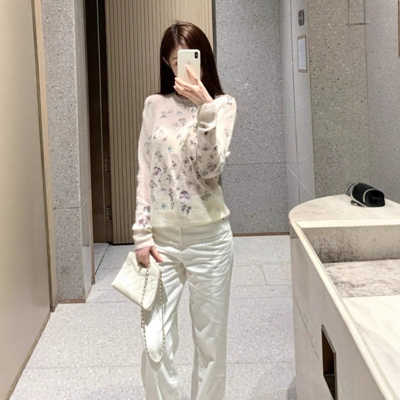 High-End 2025 New Butterfly Floral Embroidery Knit Sweater, Women's Elegant Socialite-Style Top