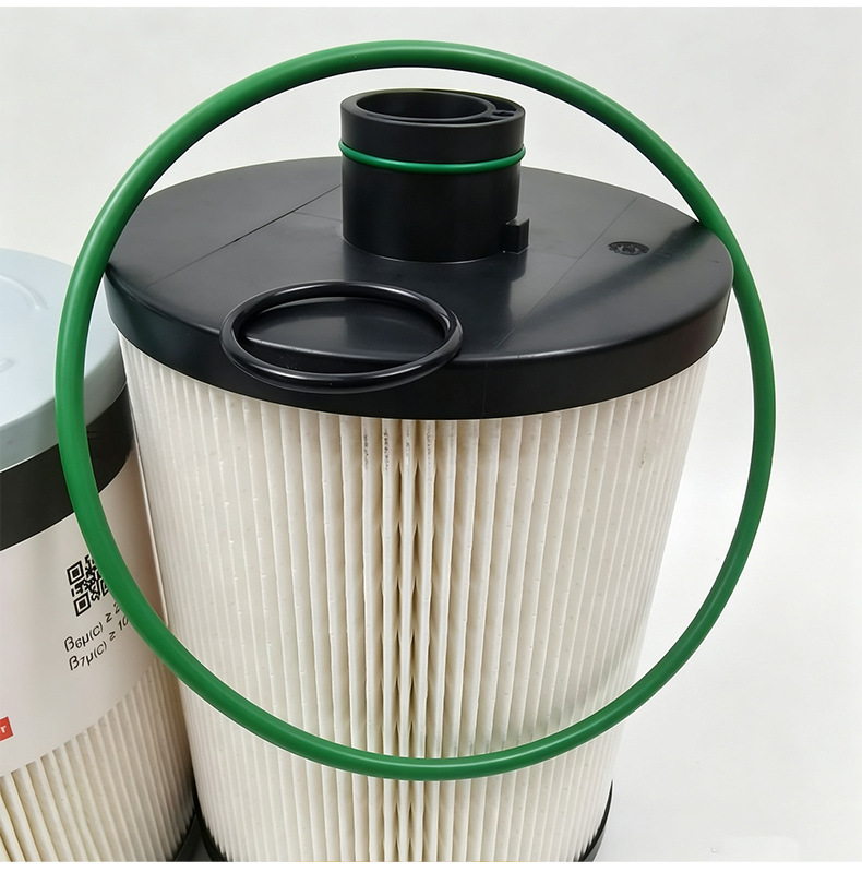Fuel filter 1770A338, a diesel filter element suitable for Toyota Hilux pickup trucks, for oil-water separation
