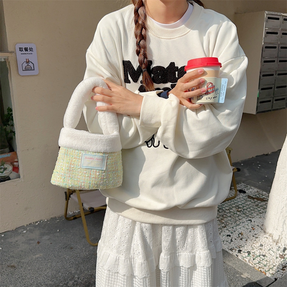 311203 Plush Bag for Women's Winter 2023 New Autumn and winter, fluffy hand-held woolen bucket bag, hand-held bag undefined