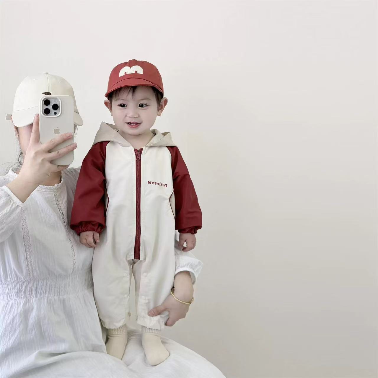 2025 primavera versión coreana del traje de escalada para bebés recién nacidos estilo de primavera letras de color de manga larga de dibujos animados de una pieza ropa exterior