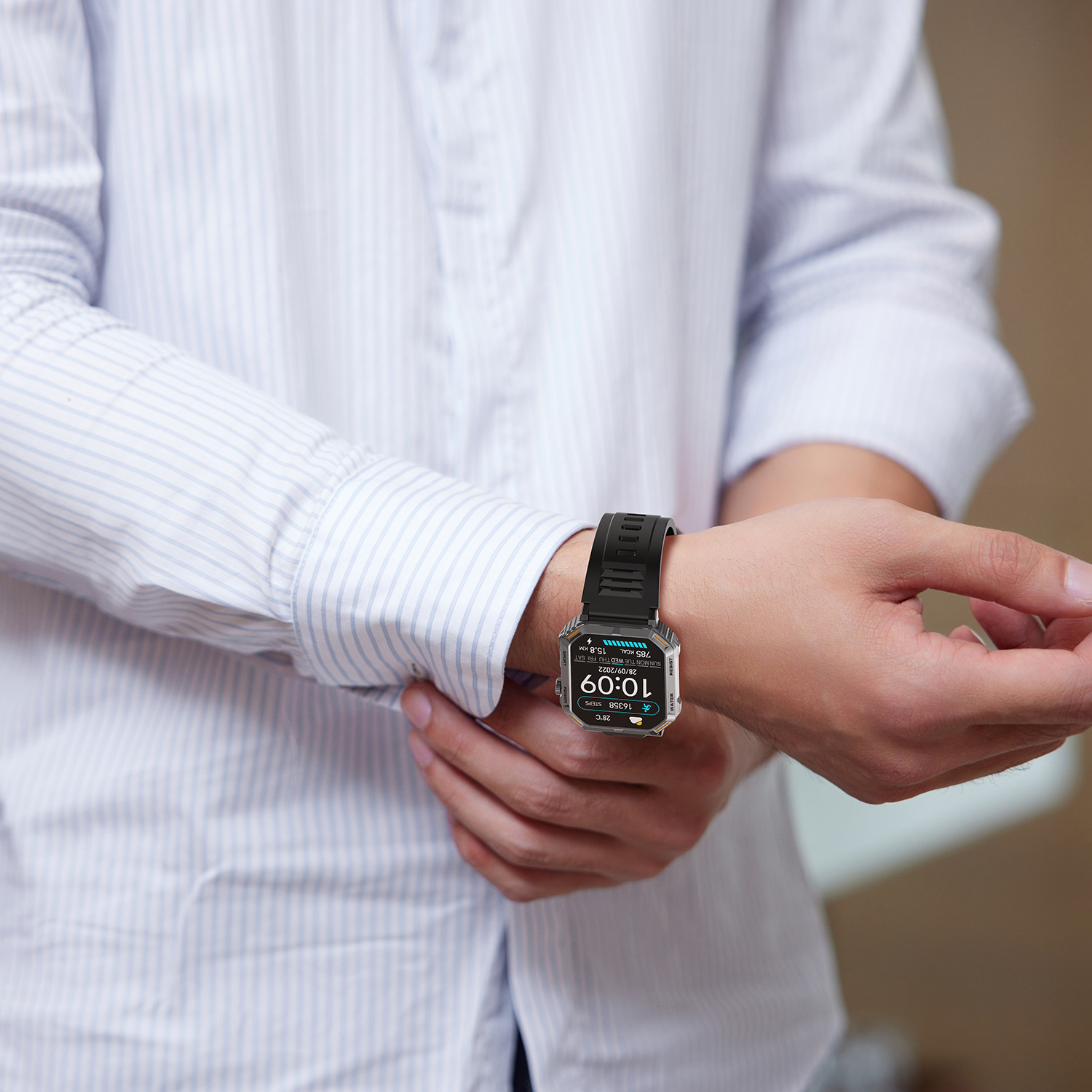 G106 Smartwatch 1,96 Zoll Outdoor Tri-Wind Motion Bluetooth_voghion.com