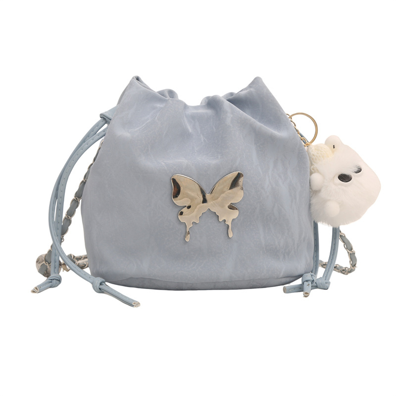 2024 nuevo diseño de nicho de la cadena popular de este año bolso pequeño bolso de mensajero de mariposa femenino hermoso bolso de cubo de un solo hombro