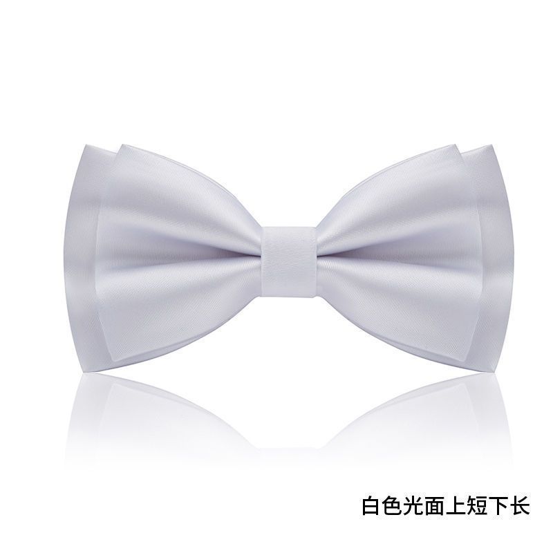 흰색 광택이 나는 짧은 상단과 긴 나비 넥타이♢