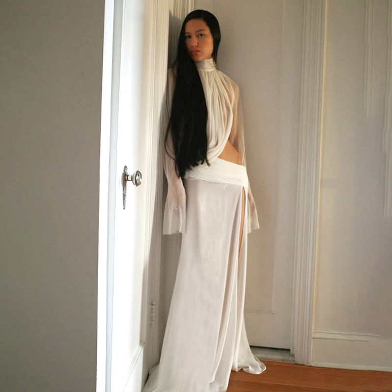Dammode vinterset med hög krage och klockärmar samt kjol_voghion.com