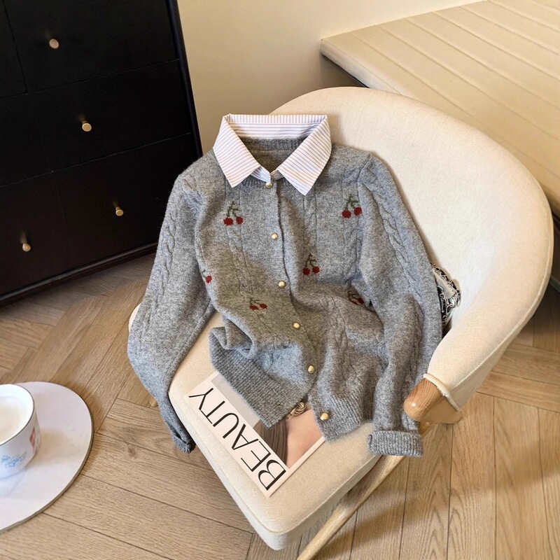 2026 New Style Fake Two-Piece Shirt Collar Sweater Jacket for Women, Autumn and Winter New College Style Soft Knit Cardigan 2026 New Style Fake Two-Piece Shirt Collar Sweater Jacket for Women, Autumn and Winter New College Style Soft Knit Cardigan