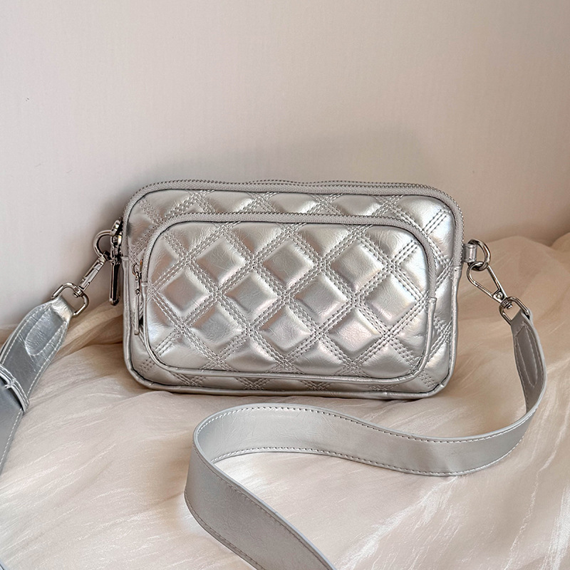 2025 New Quilted Chain Korean Fashion Women's Shoulder Crossbody Small Square Bag_voghion.com