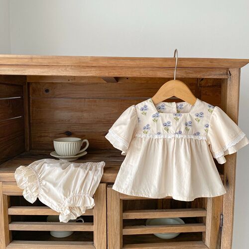  Summer Infant and Toddler Trumpet Puff Short-Sleeved Square Neck Top + Fungus Hemming Pants Two-piece Set