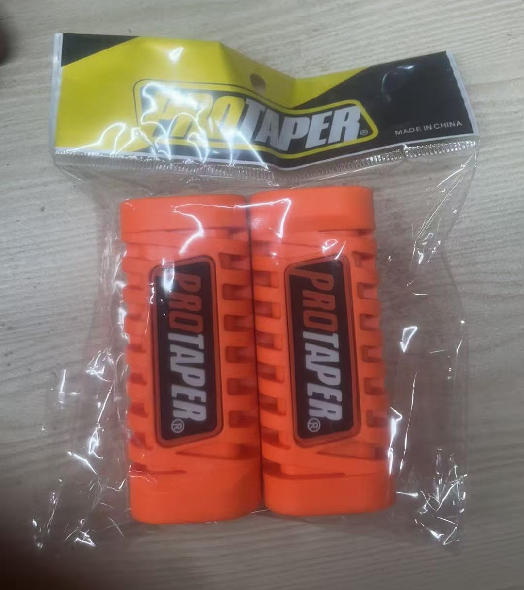 Accesorios de modificación de motocicleta BAJAJ Wuyang pedal WY pedal de piel de goma de resina cubierta de goma delantera pedal antideslizante delantero