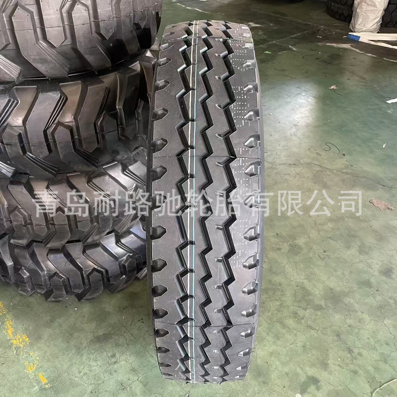 全钢轮胎12R22.5   11R22.5真空轮胎顺花中花