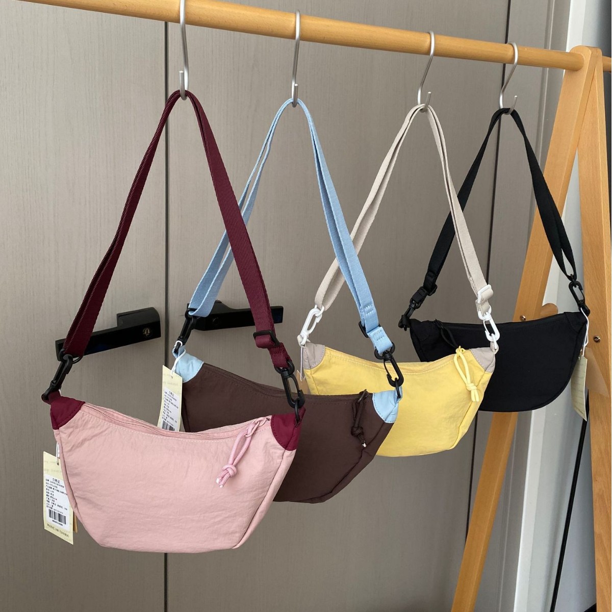 2026 Cross-Border Bestseller: Lightweight and Compact Cowhorn Bag, Nylon Water-Resistant Casual Cloud Bag, Versatile Shoulder and Crossbody Bag