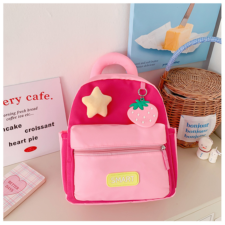 Cute jardín de infantes mochila infantil cariñosa pequeña mochila de fresas para niños y niñas nueva mochila infantil transfronteriza