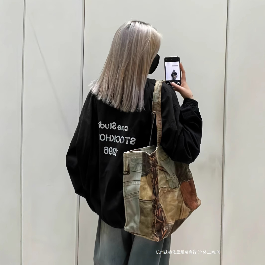 Retro nylon jacket with zipper for leisure