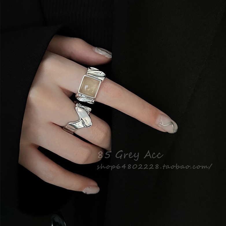 Anillo cuadrado chapado en plata S925 para mujer, anillo abierto en forma de V geométrico de moda vintage, anillo irregular para el dedo índice estilo ins.