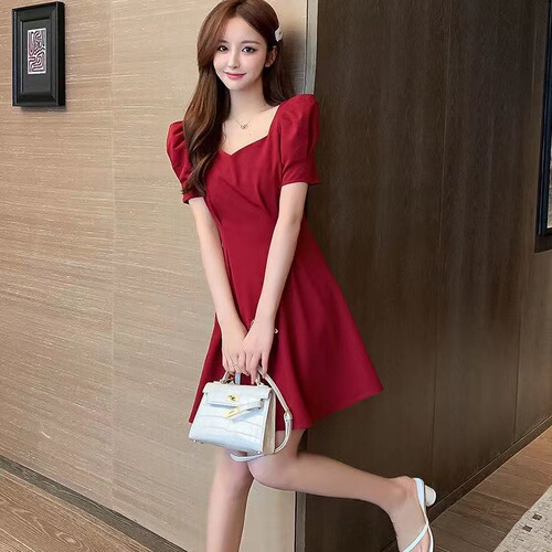 French style discreet backless square neck puff sleeve red dress for women 2025 waist slimming temperament age reducing skirt