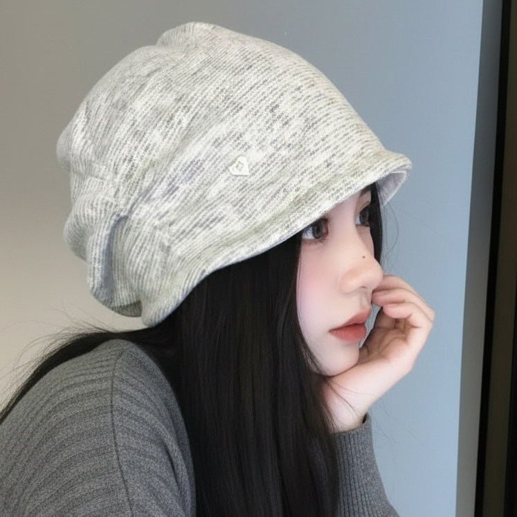 Oversized, loose-fitting beanie that makes your face look smaller, suitable for round and square faces. 2026 new style, versatile beanie for everyday wear, even without makeup Oversized, loose-fitting beanie that makes your face look smaller, suitable for round and square faces. 2026 new style, versatile beanie for everyday wear, even without makeup