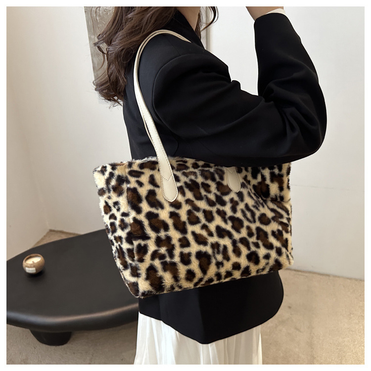 Cross-border quality plush bag, women's leopard print large-capacity tote bag, new lightweight Korean-style fashionable commuting single-shoulder bag undefined