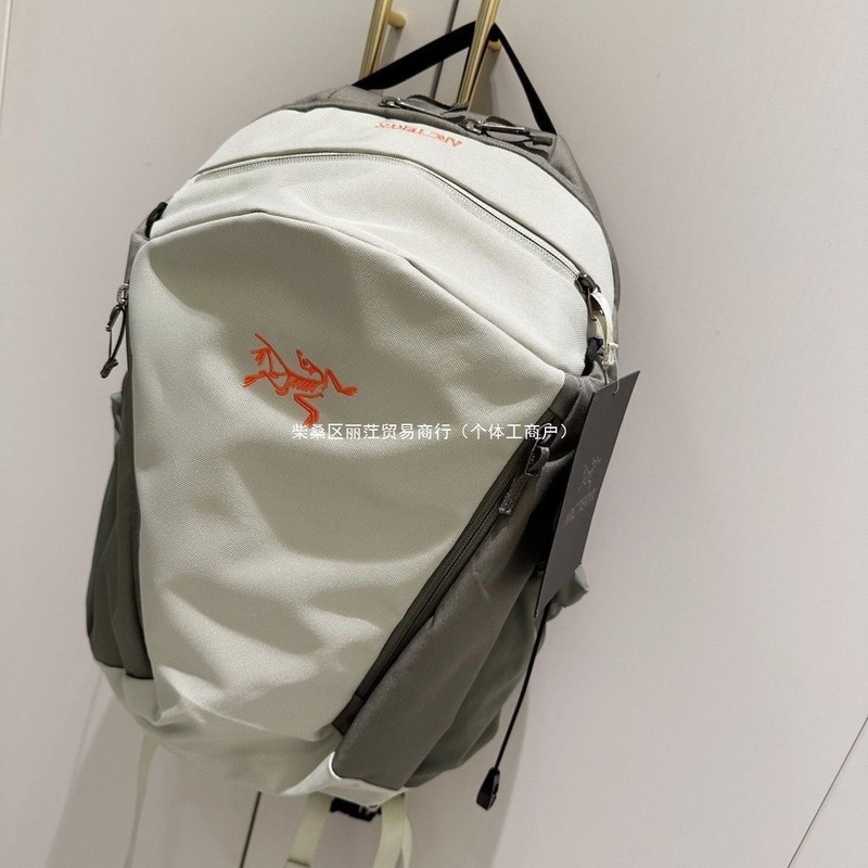 26新型大容量登山バッグ防水アウトドア旅行徒歩軽便リュックサック男女通用グレー|undefined
