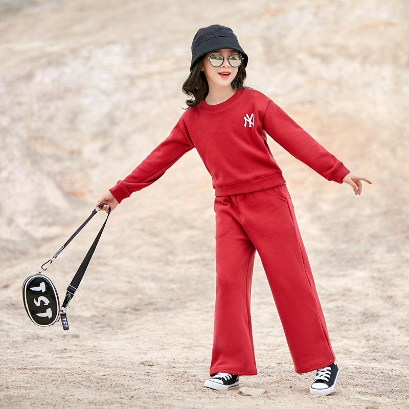 Traje de niñas 2024 primavera nuevo estilo occidental para niños medianos y grandes ropa para niños Pantalones anchos para niños carta suéter conjunto de dos piezas