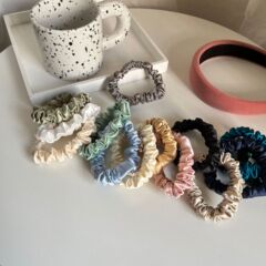 30 m米のシルクの1cmの辺の広い髪の輪の100% 6a級の桑の絹糸の細い金の小腸の輪の重いポンドの手縫いの製作