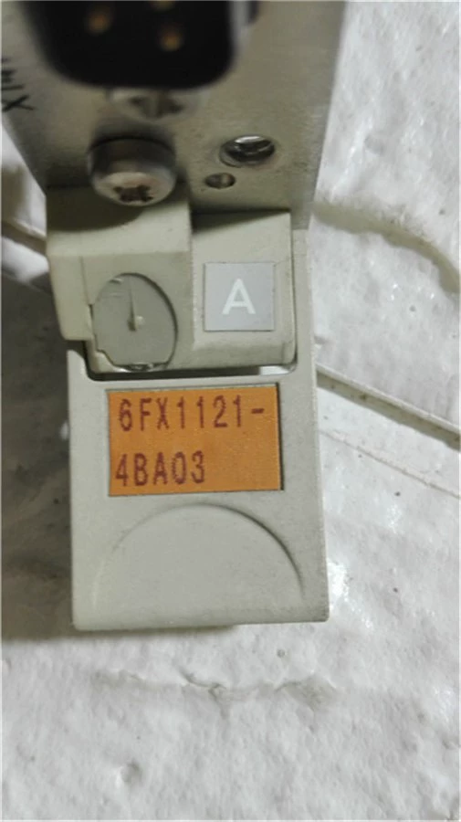 Хару́ка Валли 6FX1121-4BA03 физическая съемочная карта платы подержанная подержанная не реальная цена продажи