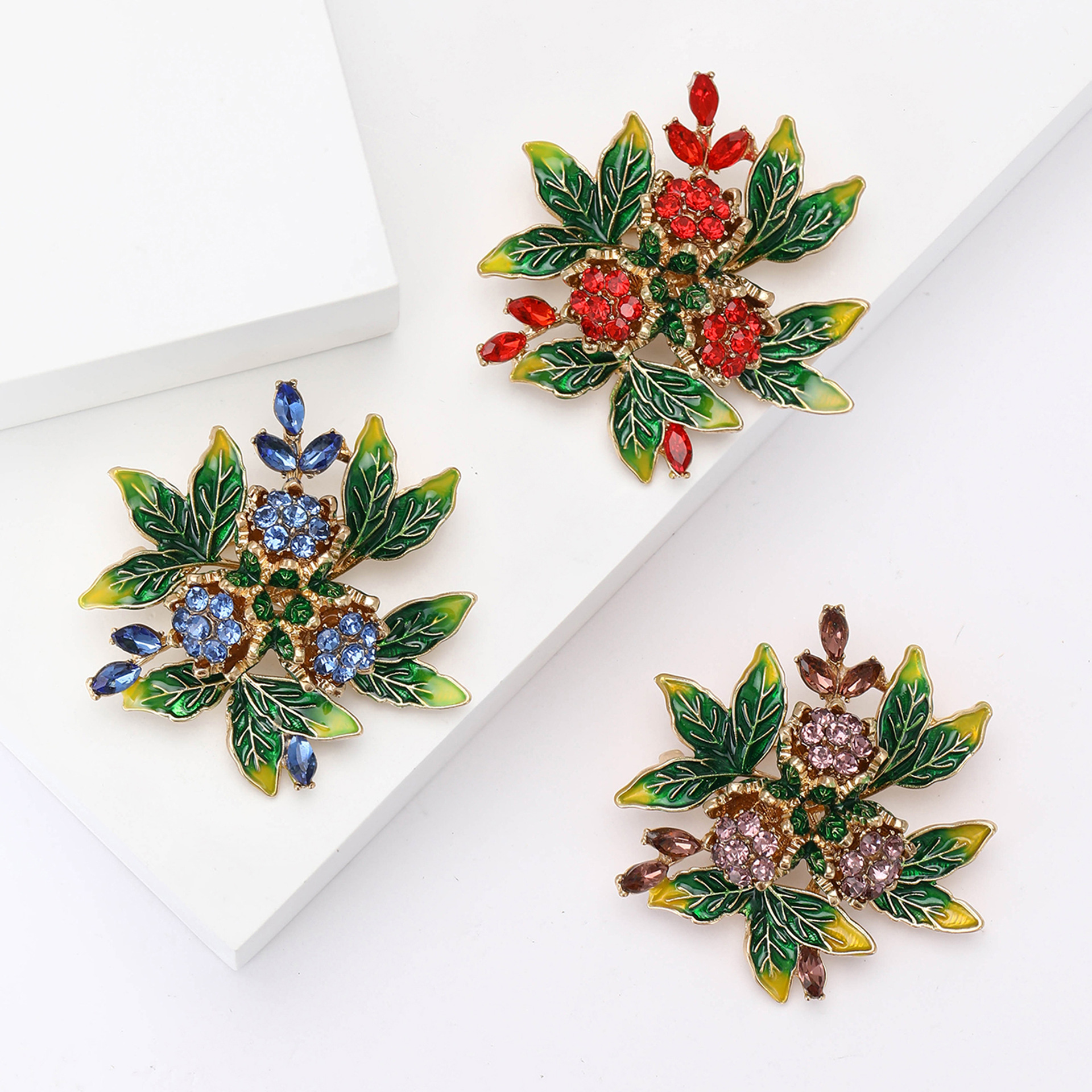 26g Weight Rhinestones Inlay Material Vintage Style Pin Leaf Flower Alloy Rhinestones Women's Brooches