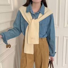 秋冬の韓国版の純色のニットのショールの女性の外で雰囲気の高級感のネットの赤い四季の百合の肩の卸売りを掛けます。