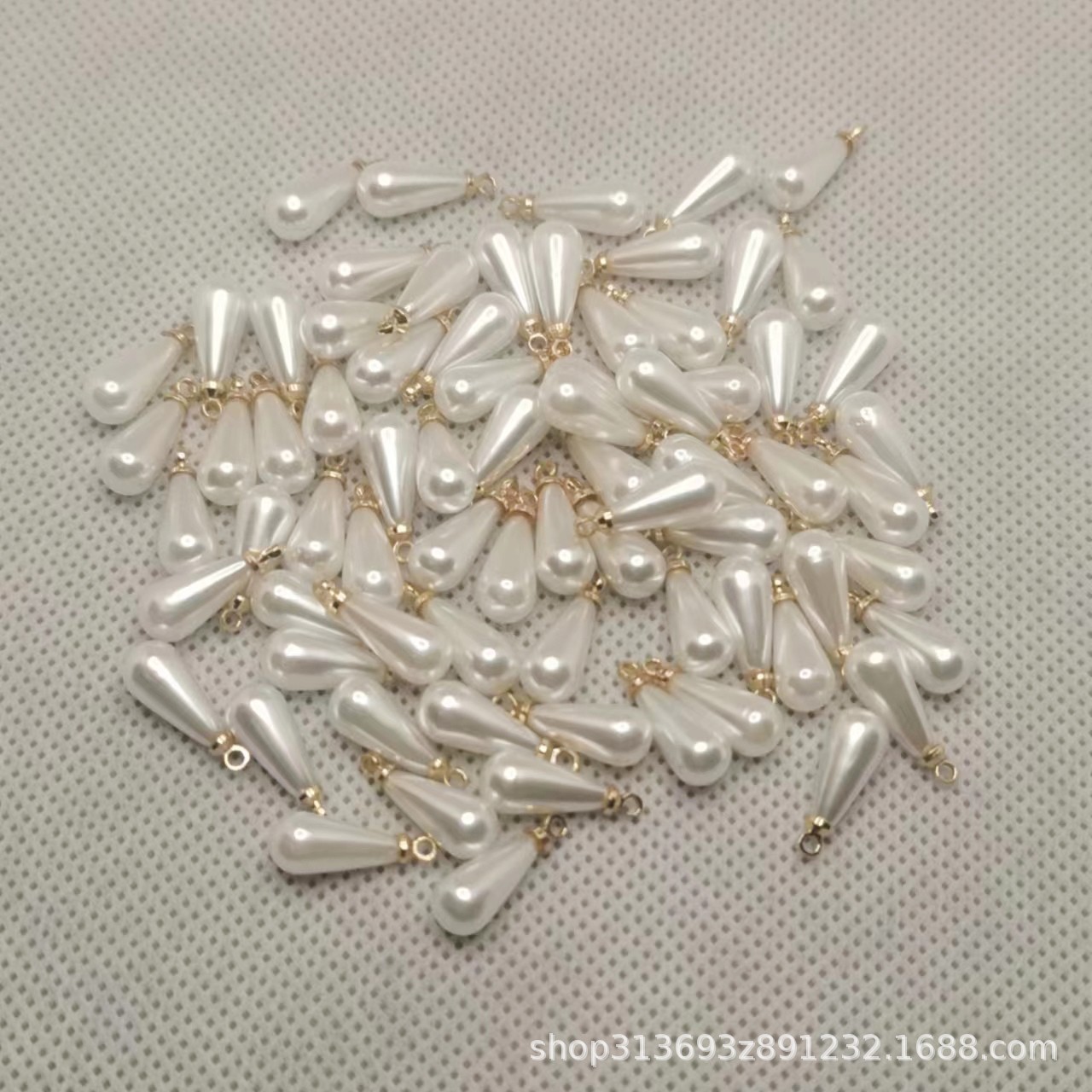 ハイライトは真珠の水滴のペンダントの流行のネックレスのイヤリングの部品をまねます。