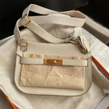 �ֹ�Ϟ���¿��ِmini�P��� �ٴ�swiftƤ���玧�μ�б��Ů����