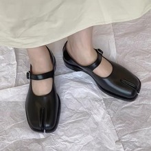 马吉啦分趾鞋复古真皮一字带玛丽珍单鞋女猪蹄马蹄粗跟小皮鞋tabi