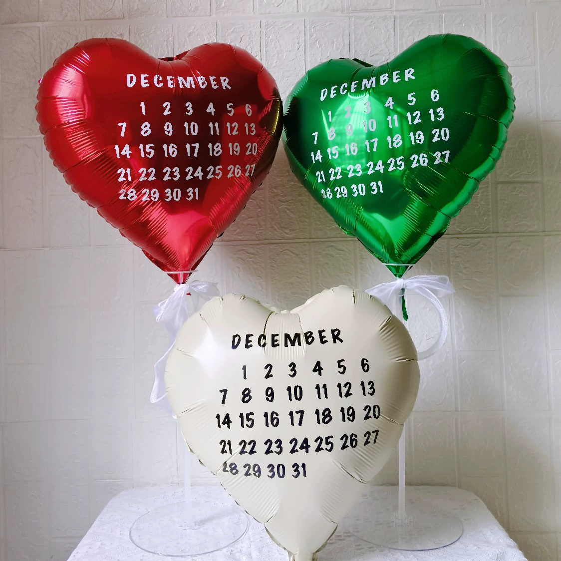 Рождественский воздушный шар в форме сердца, колонна, дата, декабрьский календарь, наклейка «сделай сам», стол, плавающие украшения, украшения для вечеринки