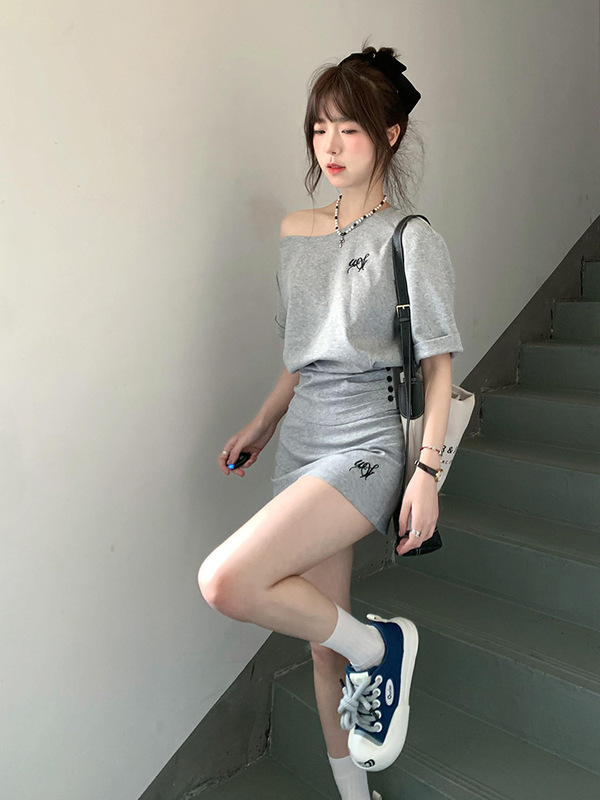 韓国風レイジースタイルカジュアルスポーツスーツ女性の夏のファッションショートオフショルダー半袖ショートスカート小柄なツーピースセット|undefined