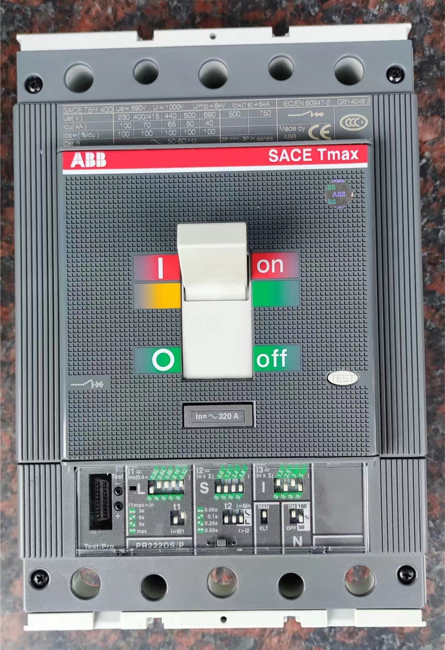 塑壳断路器XT1B160 TMD20 FF 3P 空气开关 手动操作 220v额定电压