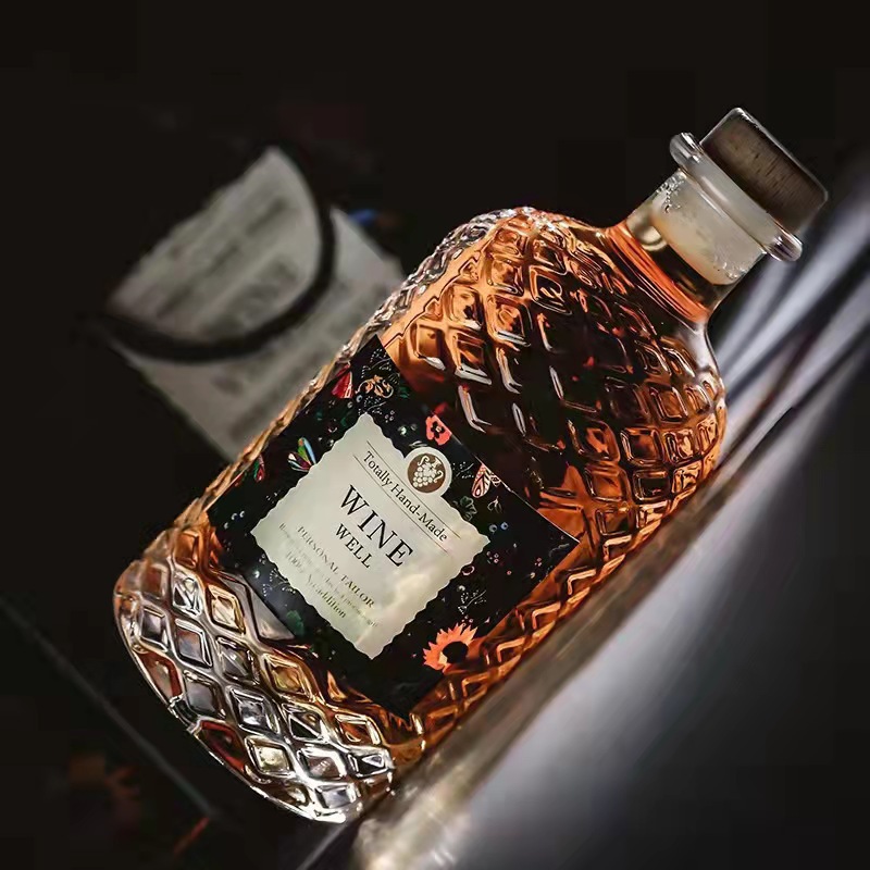 新款威士忌玻璃酒瓶跨境高档空瓶带木塞盖高颜值果酒洋酒储酒瓶子